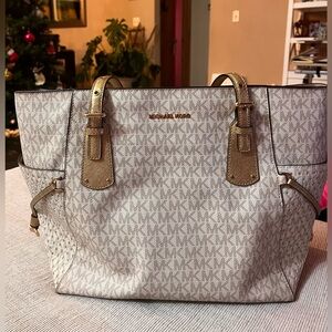 Authentic Michael Kors Voyager Tote Bag